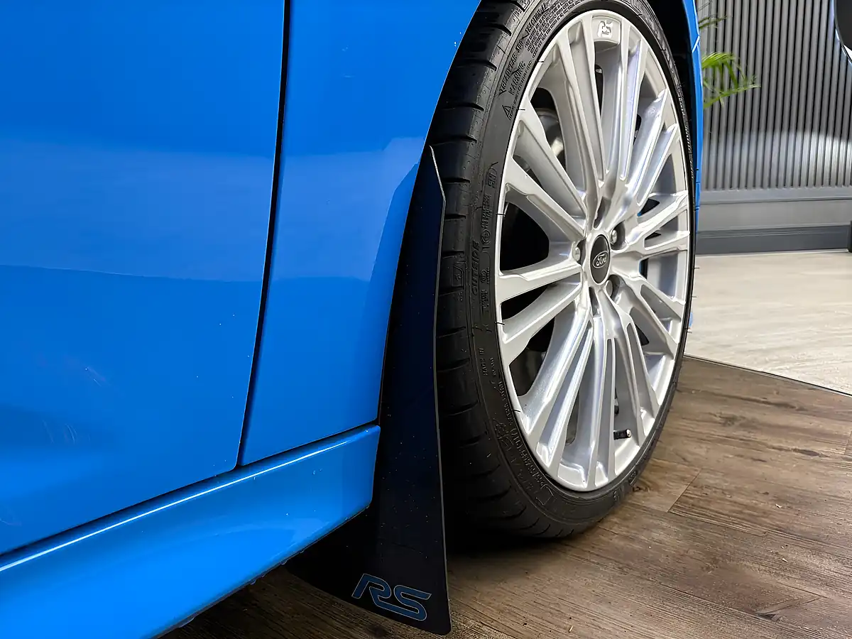 Used 2016 Ford Focus RS Blue - Interior and Exterior details 18
