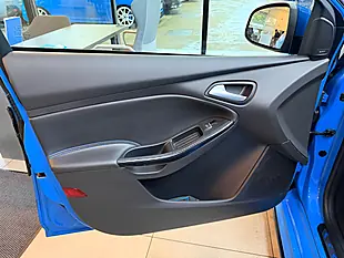 Used 2016 Ford Focus RS Blue - Interior and Exterior details 13