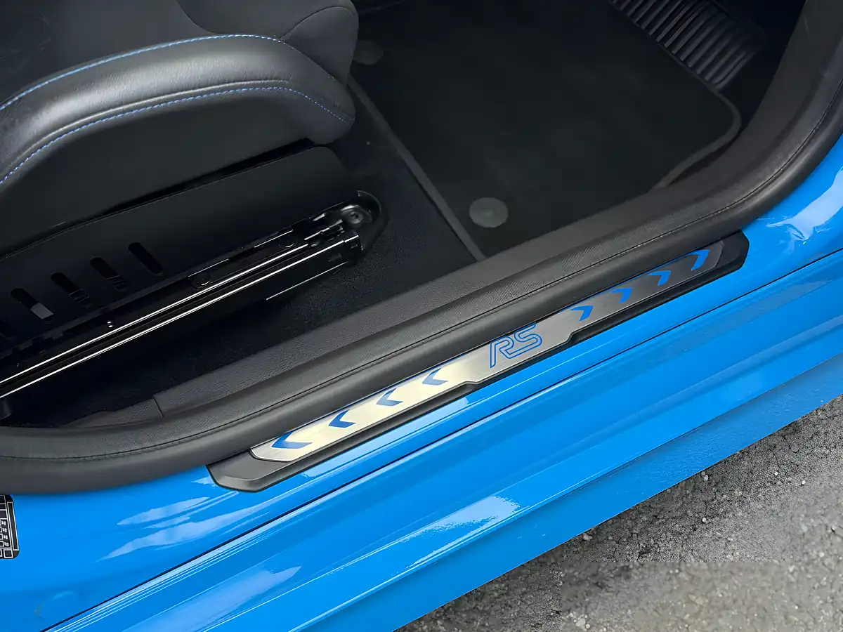 Used 2016 Ford Focus RS Nitrous Blue - Interior and Exterior details 14