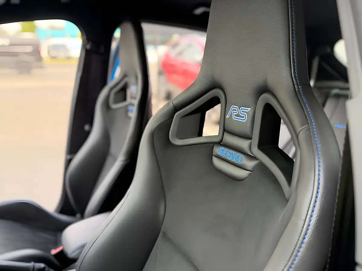 Used 2016 Ford Focus RS Nitrous Blue - Interior and Exterior details 5