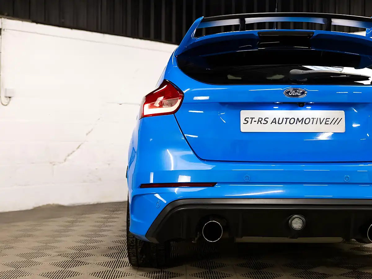 Used 2016 Ford Focus RS Nitrous Blue Metallic - Interior and Exterior details 10