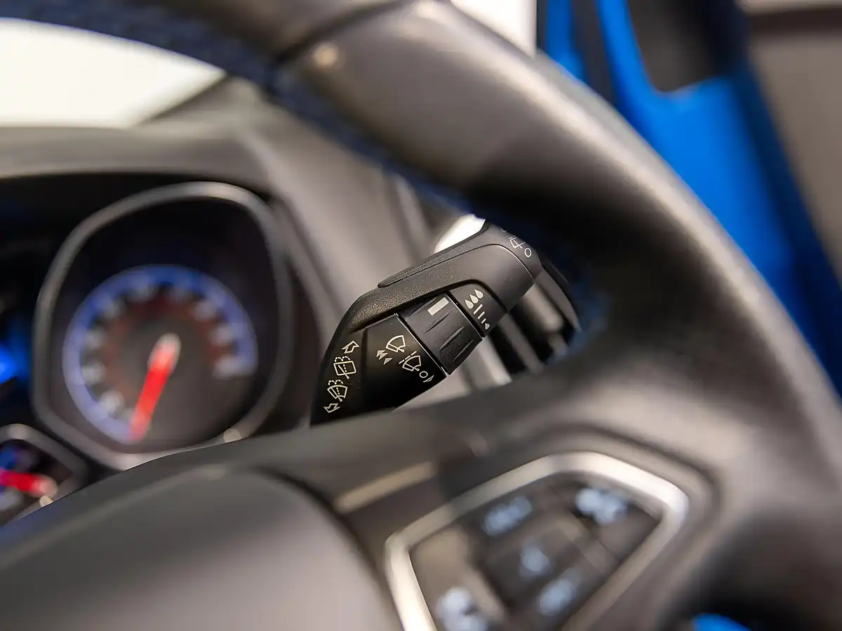 Used 2016 Ford Focus RS Nitrous Blue Metallic - Interior and Exterior details 12