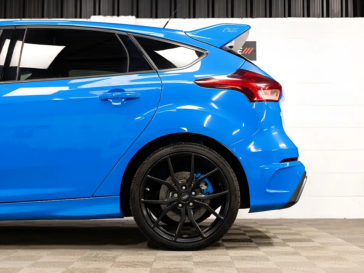 Used 2016 Ford Focus RS Nitrous Blue Metallic - Interior and Exterior details 14