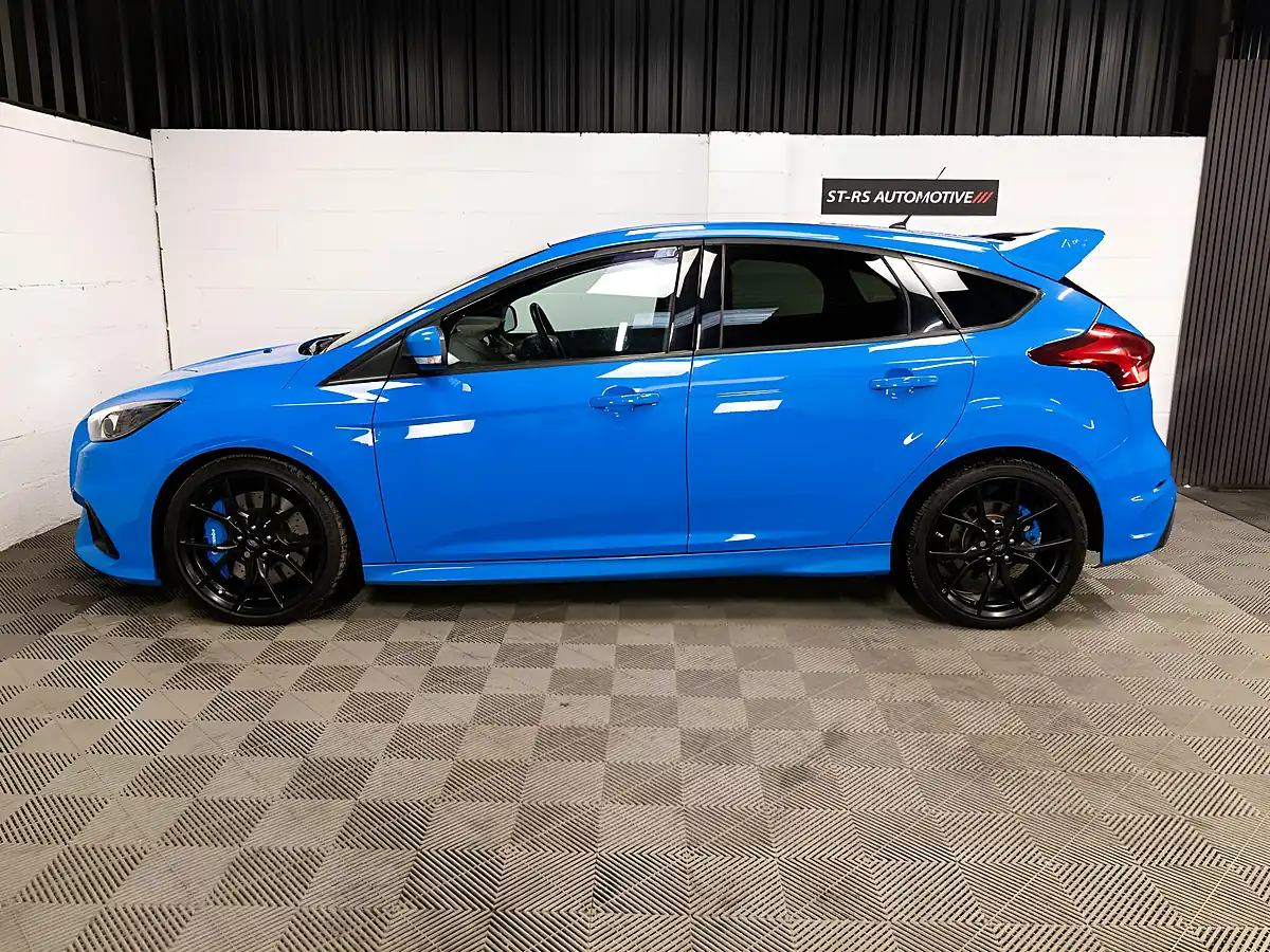 Used 2016 Ford Focus RS Nitrous Blue Metallic - Interior and Exterior details 4