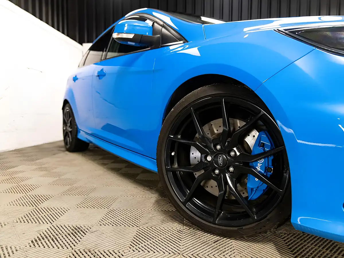 Used 2016 Ford Focus RS Nitrous Blue Metallic - Interior and Exterior details 6