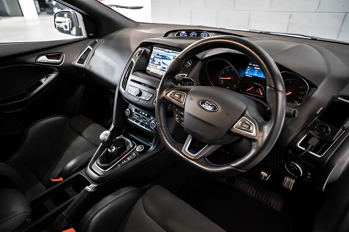 Used 2016 Ford Focus RS White - Interior and Exterior details 9