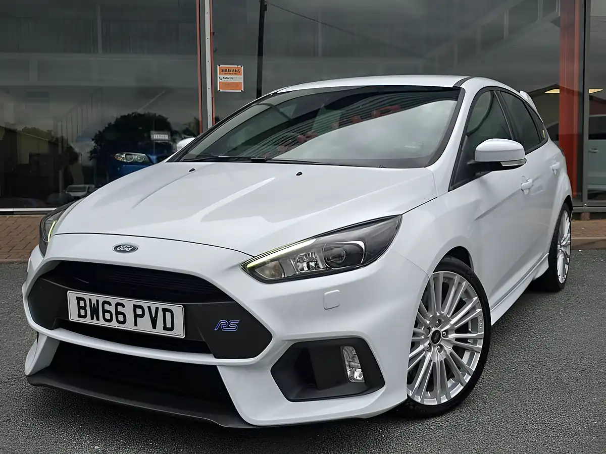 Used 2016 Ford Focus RS White - Interior and Exterior details 4