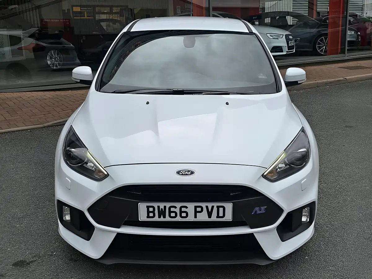 Used 2016 Ford Focus RS White - Interior and Exterior details 6