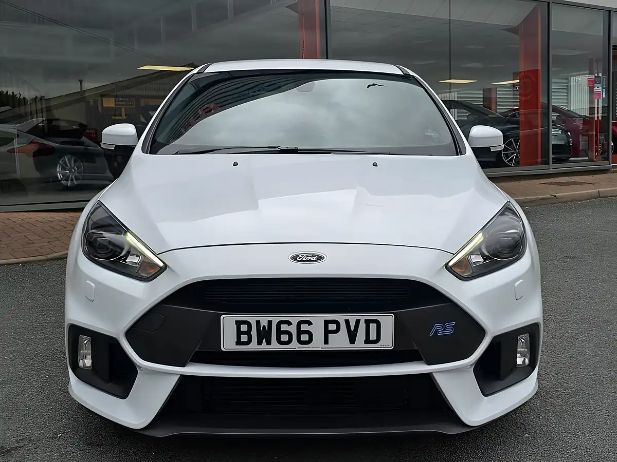 Used 2016 Ford Focus RS White - Interior and Exterior details 7