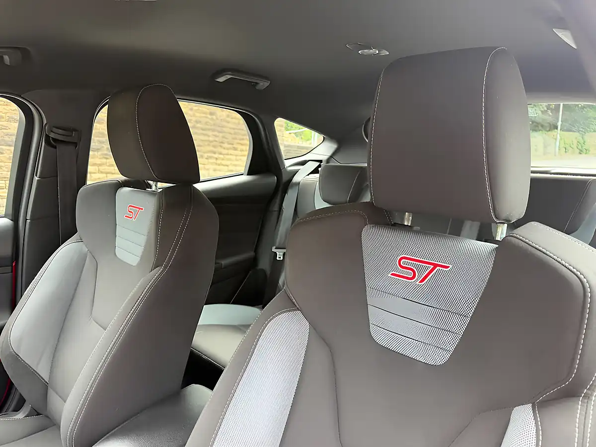 Used 2016 Ford Focus ST-1 Red - Interior and Exterior details 12