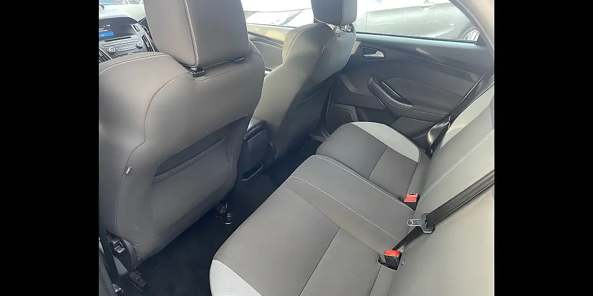 Used 2016 Ford Focus ST-1 Silver - Interior and Exterior details 11
