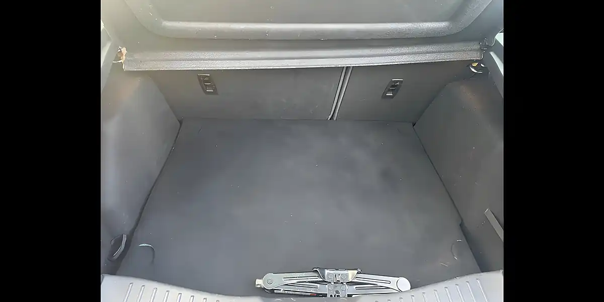 Used 2016 Ford Focus ST-1 Silver - Interior and Exterior details 12