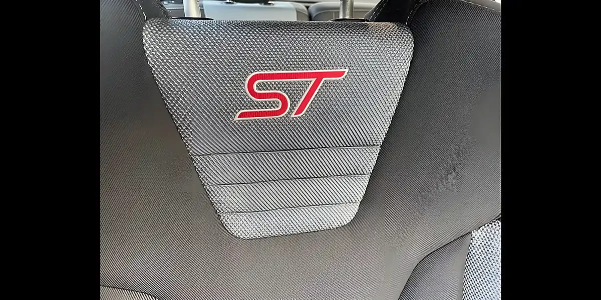 Used 2016 Ford Focus ST-1 Silver - Interior and Exterior details 15