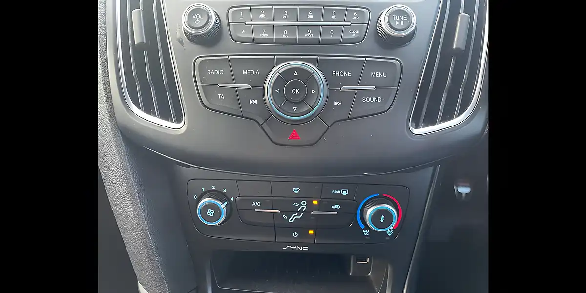 Used 2016 Ford Focus ST-1 Silver - Interior and Exterior details 17