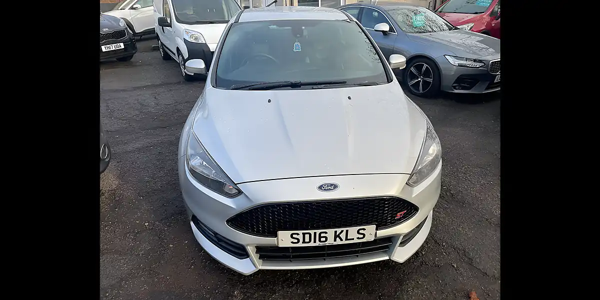 Used 2016 Ford Focus ST-1 Silver - Interior and Exterior details 2