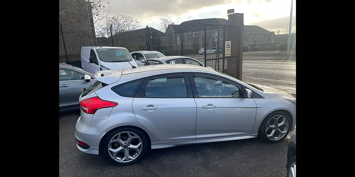Used 2016 Ford Focus ST-1 Silver - Interior and Exterior details 3