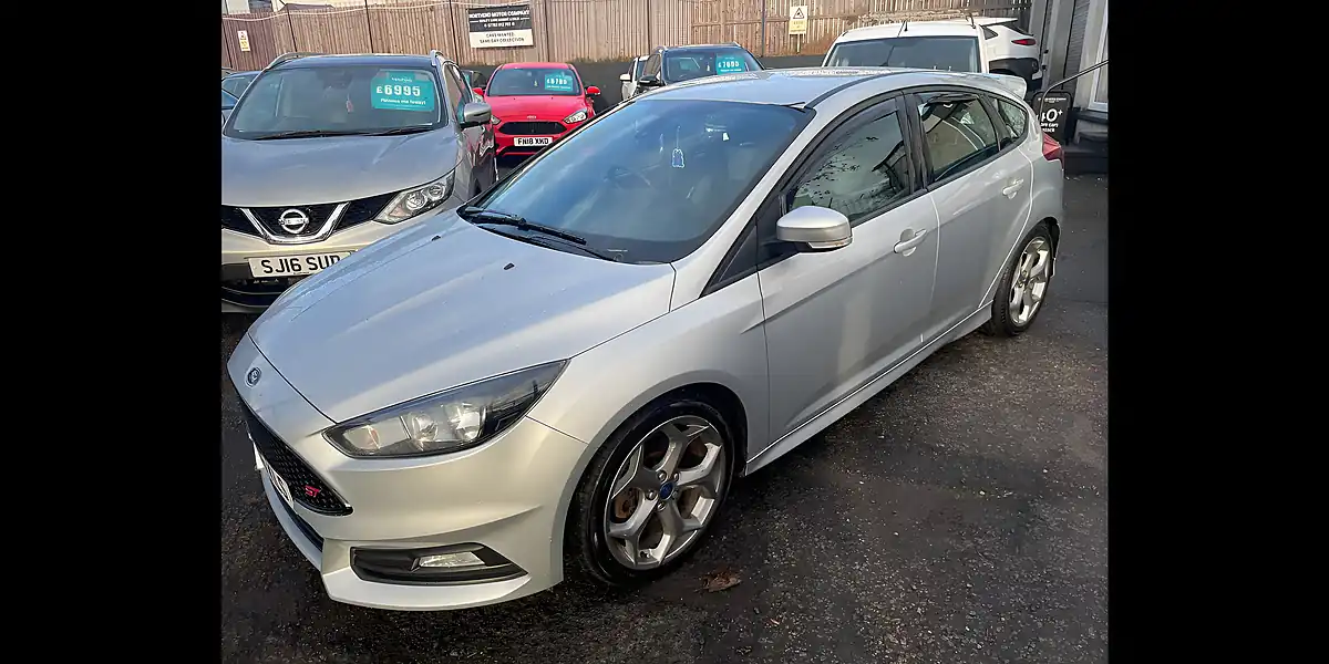 Used 2016 Ford Focus ST-1 Silver - Interior and Exterior details 8