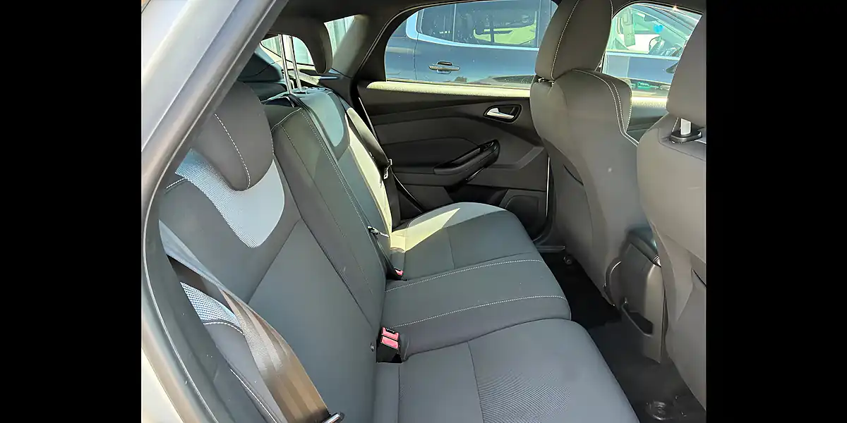 Used 2016 Ford Focus ST-1 Silver - Interior and Exterior details 10