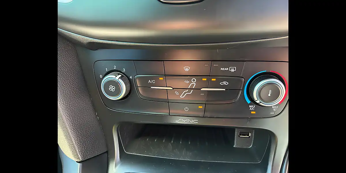 Used 2016 Ford Focus ST-1 Silver - Interior and Exterior details 15