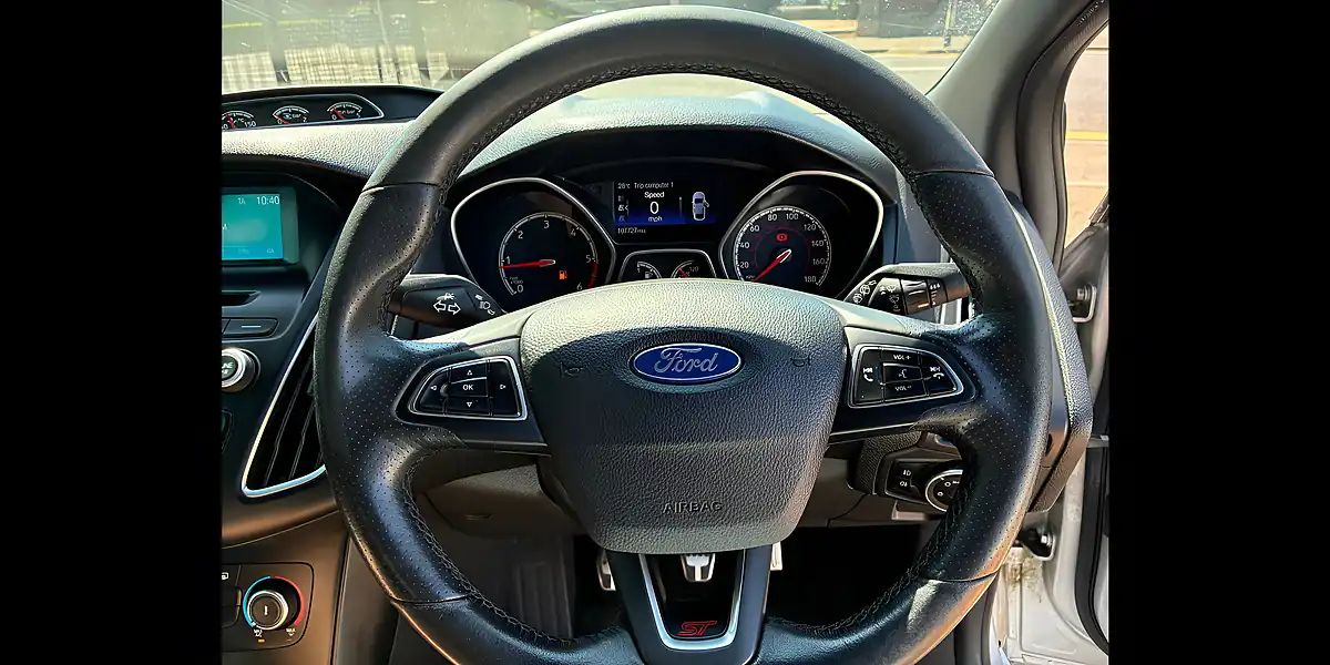 Used 2016 Ford Focus ST-1 Silver - Interior and Exterior details 17