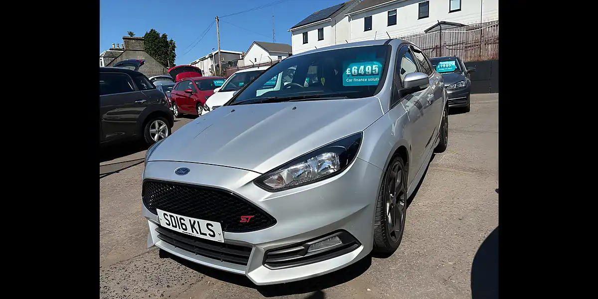 Used 2016 Ford Focus ST-1 Silver - Interior and Exterior details 3