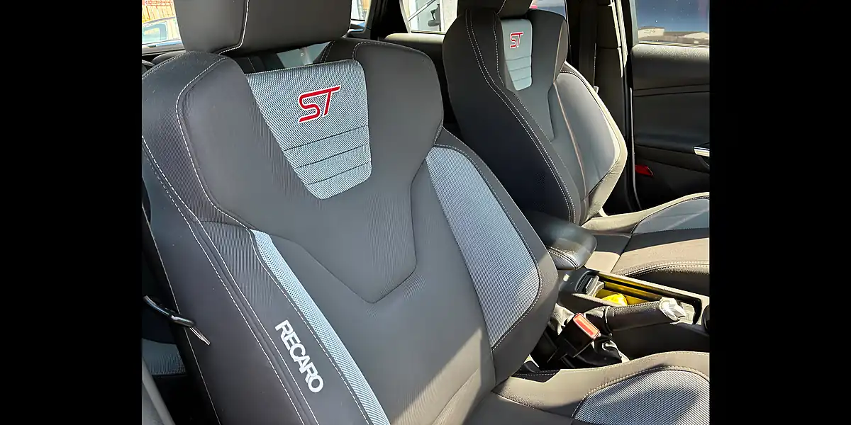 Used 2016 Ford Focus ST-1 Silver - Interior and Exterior details 9