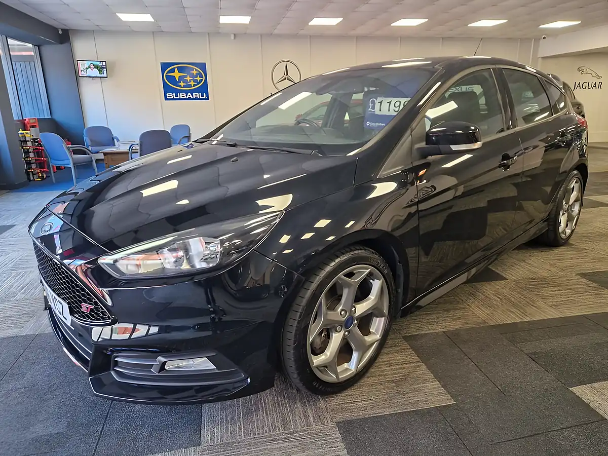 Used 2016 Ford Focus ST-2 Black - Front View