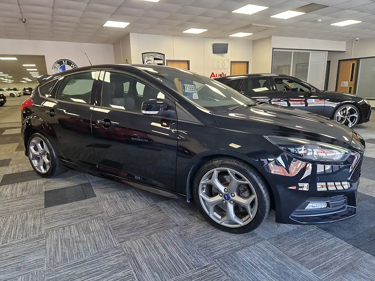 Used 2016 Ford Focus ST-2 Black - Interior and Exterior details 2
