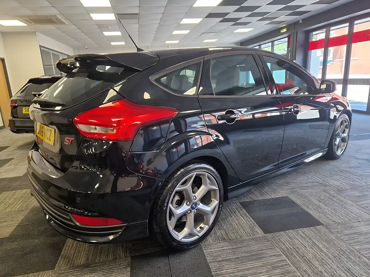Used 2016 Ford Focus ST-2 Black - Interior and Exterior details 3