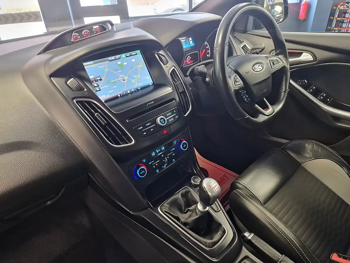 Used 2016 Ford Focus ST-2 Black - Interior and Exterior details 18
