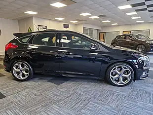 Used 2016 Ford Focus ST-2 Black - Interior and Exterior details 6