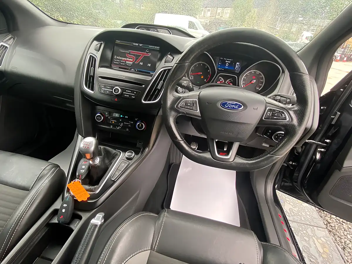 Used 2016 Ford Focus ST-2 Black - Interior and Exterior details 15