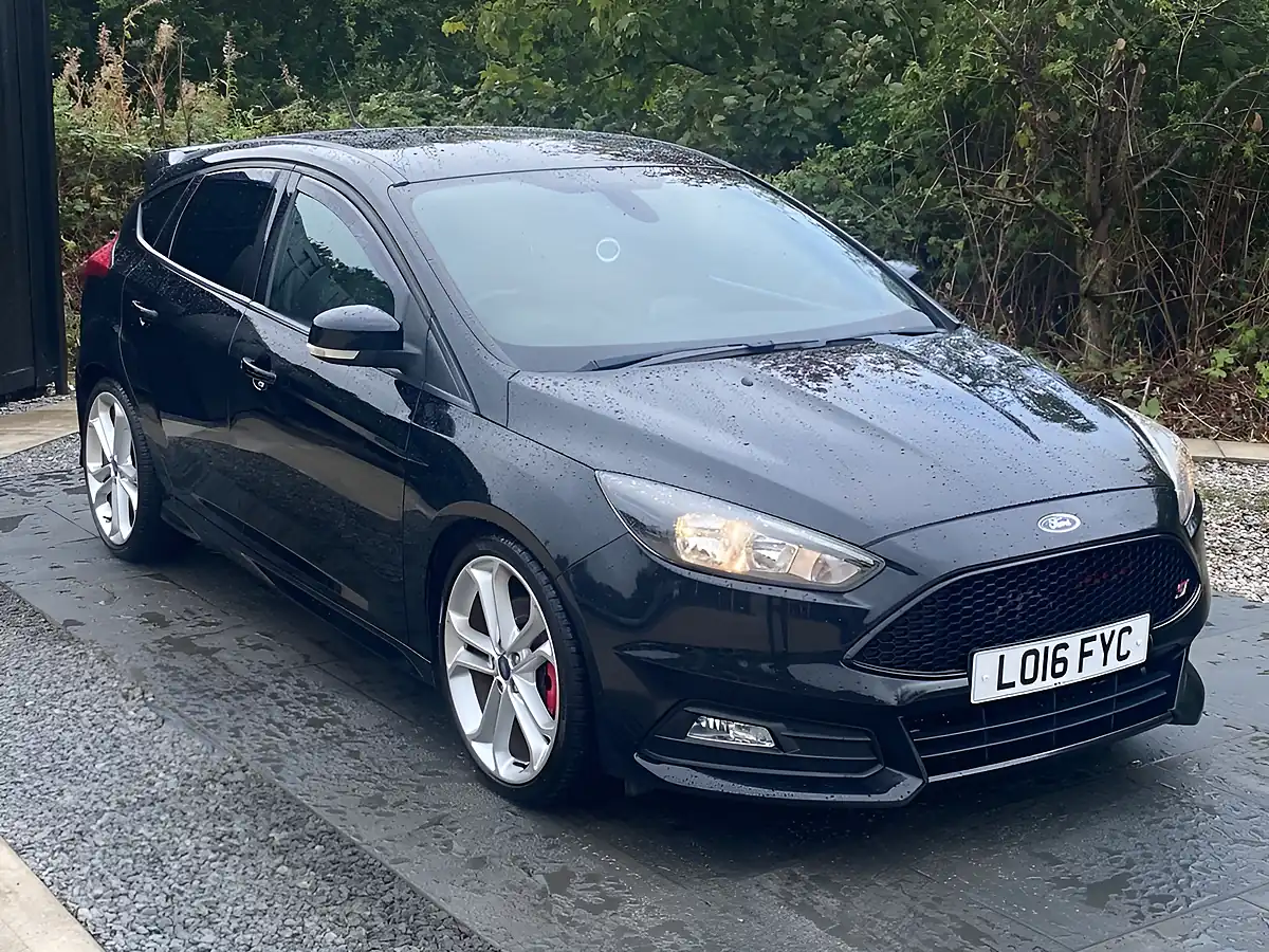 Used 2016 Ford Focus ST-2 Black - Interior and Exterior details 5