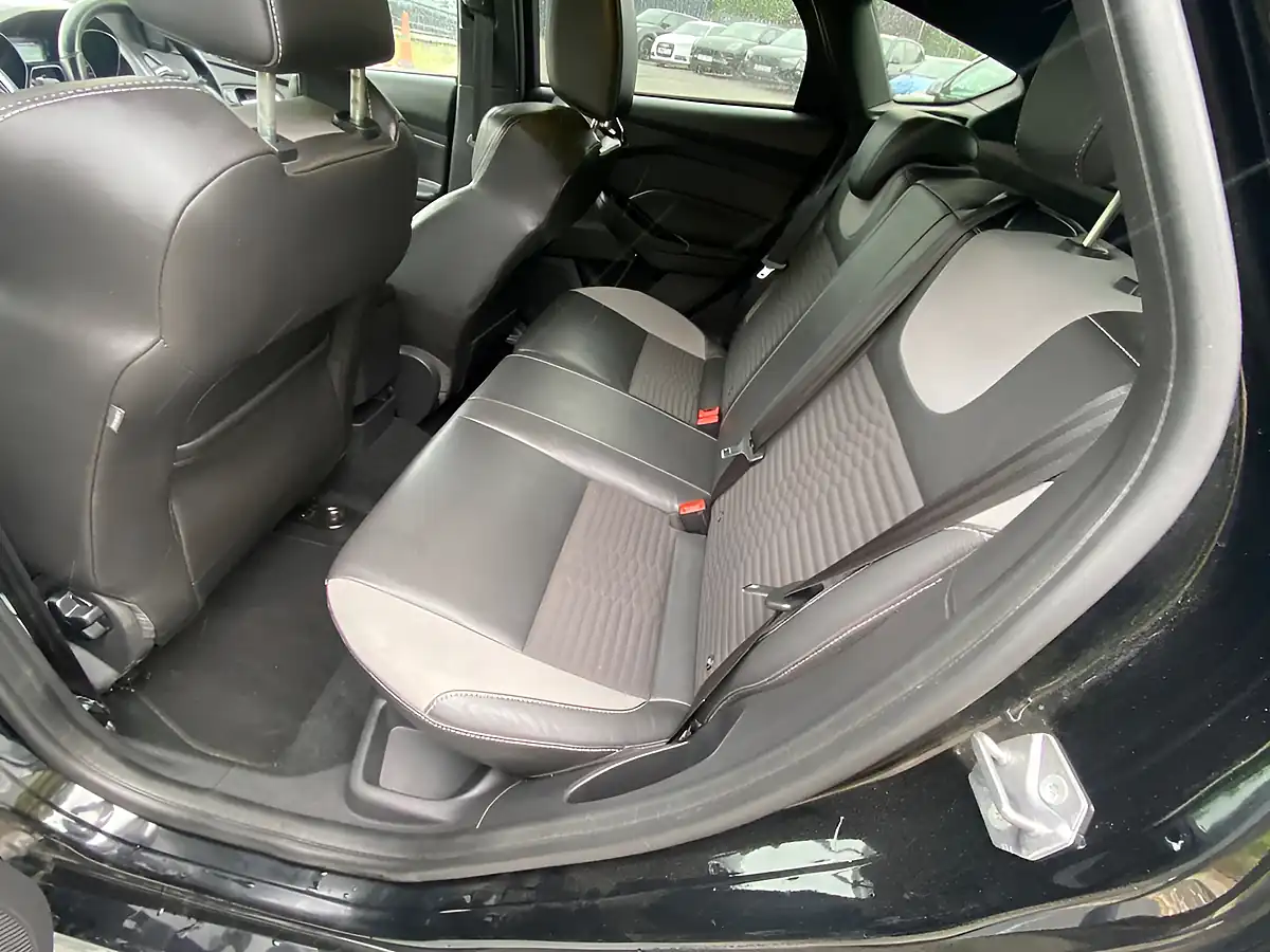 Used 2016 Ford Focus ST-2 Black - Interior and Exterior details 7
