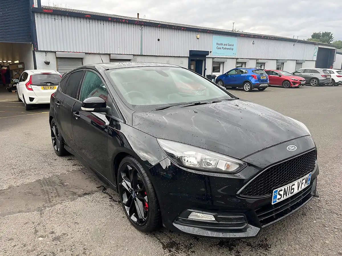 Used 2016 Ford Focus ST-2 Black - Interior and Exterior details 3