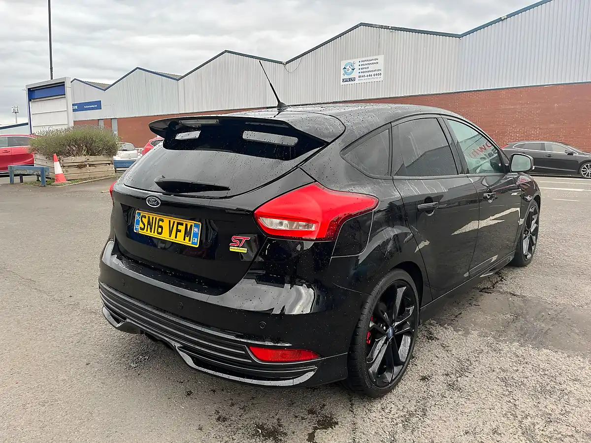 Used 2016 Ford Focus ST-2 Black - Interior and Exterior details 5