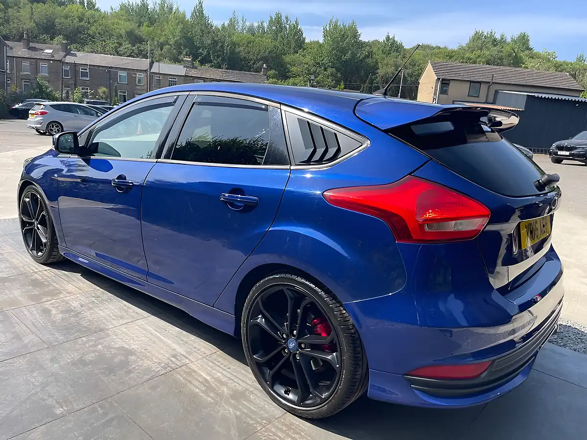 Used 2016 Ford Focus ST-2 Blue - Interior and Exterior details 12