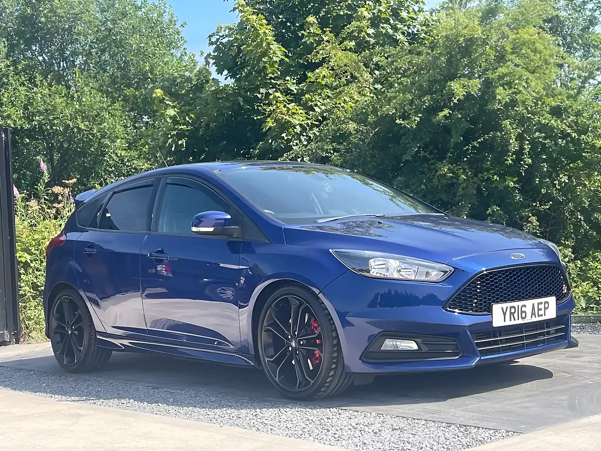 Used 2016 Ford Focus ST-2 Blue - Interior and Exterior details 13