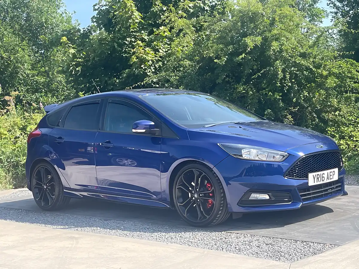 Used 2016 Ford Focus ST-2 Blue - Interior and Exterior details 15