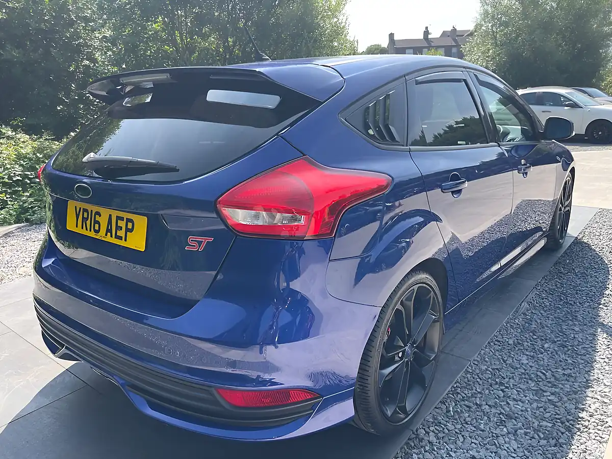 Used 2016 Ford Focus ST-2 Blue - Interior and Exterior details 18