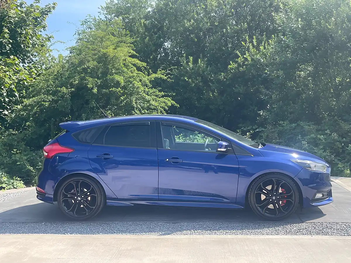 Used 2016 Ford Focus ST-2 Blue - Interior and Exterior details 3