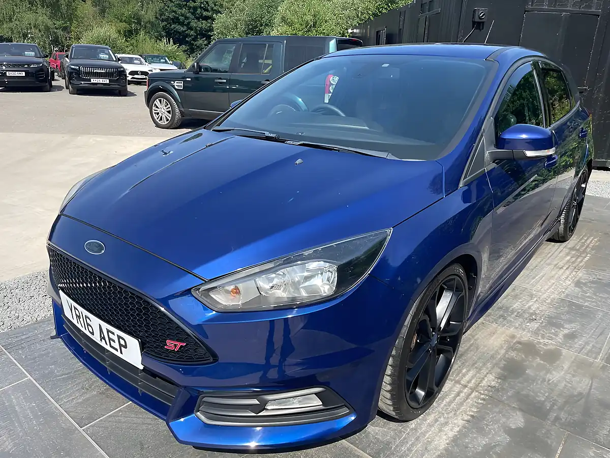 Used 2016 Ford Focus ST-2 Blue - Interior and Exterior details 9