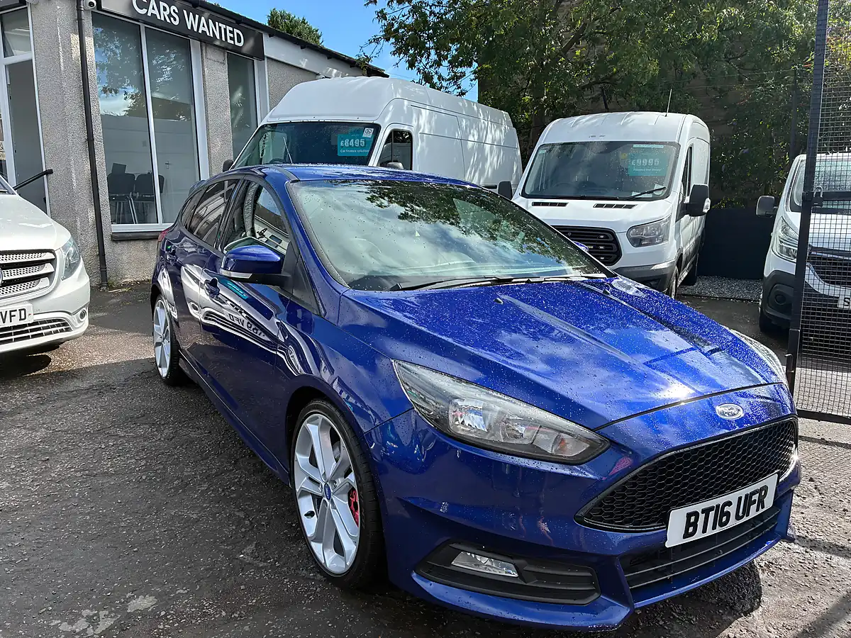 Used 2016 Ford Focus ST-2 Blue - Front View