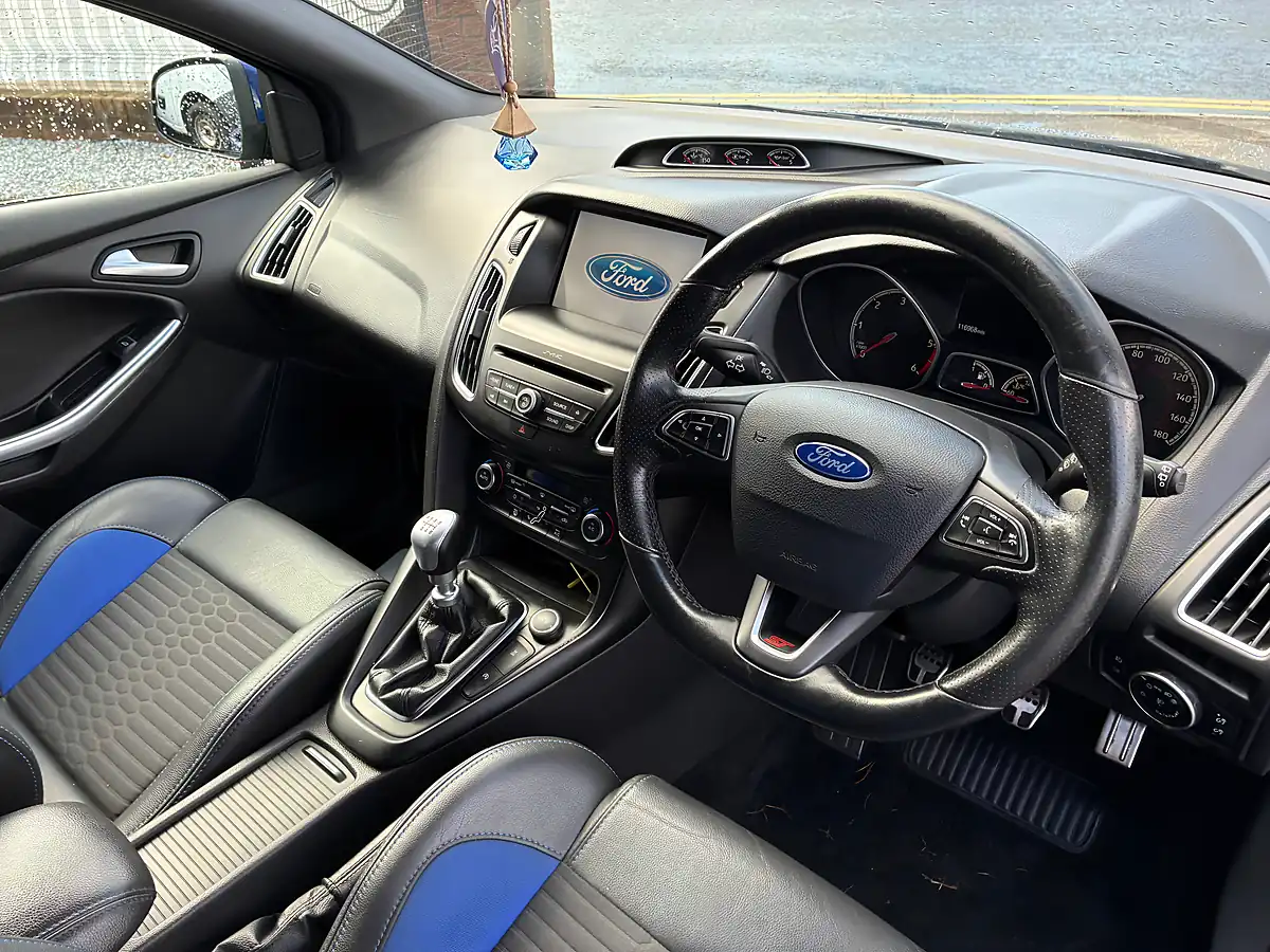 Used 2016 Ford Focus ST-2 Blue - Interior and Exterior details 11