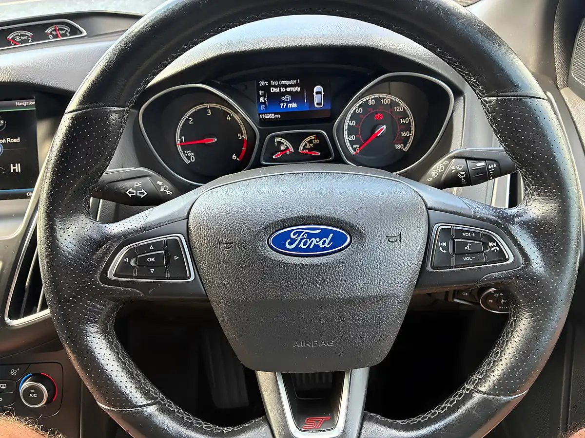 Used 2016 Ford Focus ST-2 Blue - Interior and Exterior details 17