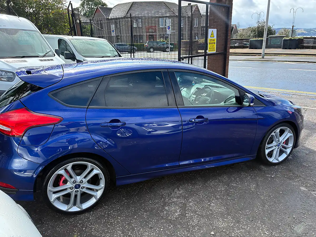Used 2016 Ford Focus ST-2 Blue - Interior and Exterior details 6