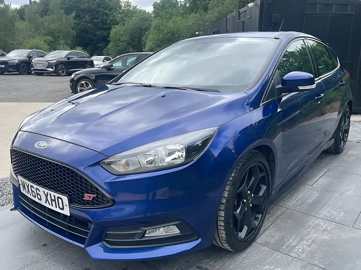 Used 2016 Ford Focus ST-2 Blue - Interior and Exterior details 16