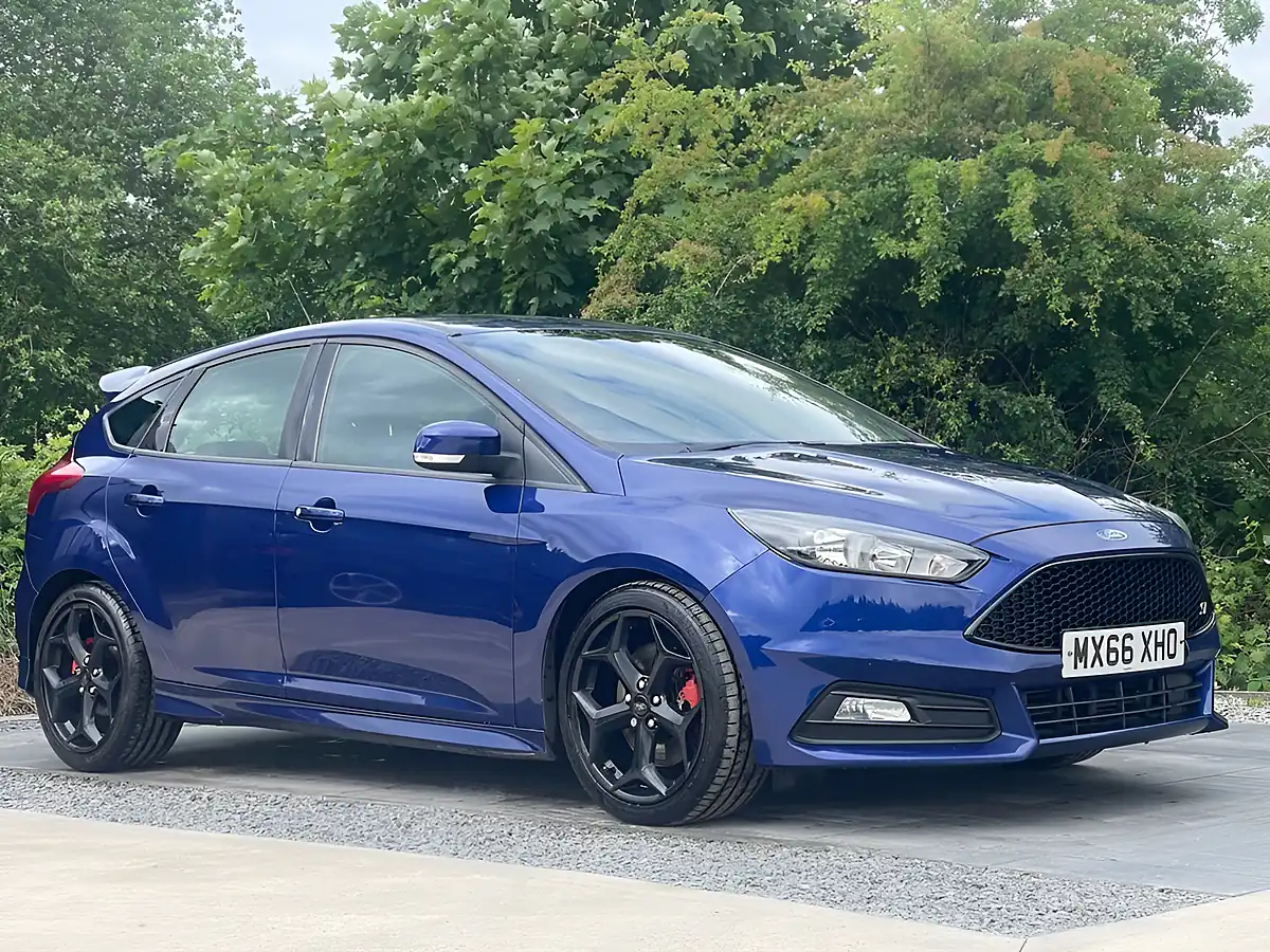 Used 2016 Ford Focus ST-2 Blue - Interior and Exterior details 5