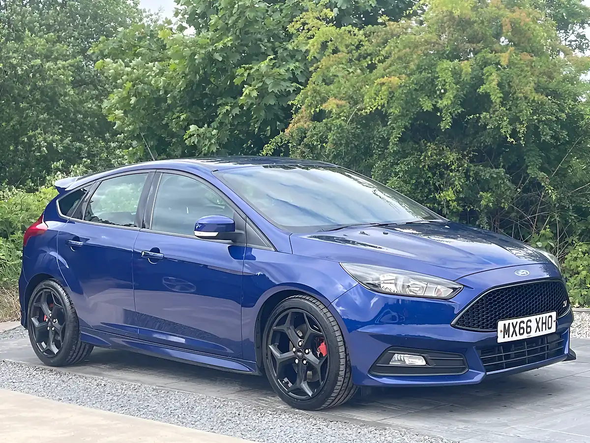 Used 2016 Ford Focus ST-2 Blue - Interior and Exterior details 6
