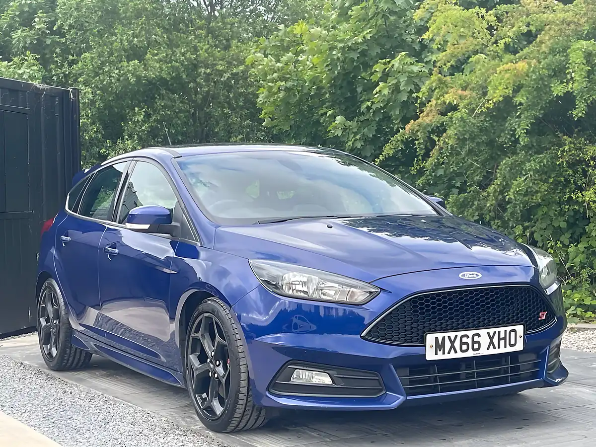 Used 2016 Ford Focus ST-2 Blue - Interior and Exterior details 8